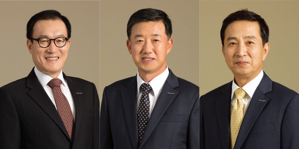(사진 왼쪽부터) 윤재엽 사장(삼양홀딩스 Staff그룹장), 엄태웅 사장(삼양바이오팜 대표이사), 송자량 부사장(삼양사 식품그룹장). /사진제공=삼양그룹