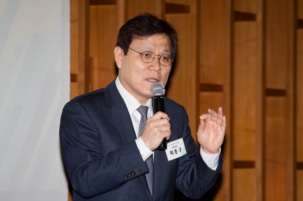 최종구 금융위원장이 19일 서울 종로구 케이트윈타워에서 열린 출입기자단 송년세미나에서 인사말을 하고 있다. / 사진= 금융위원회