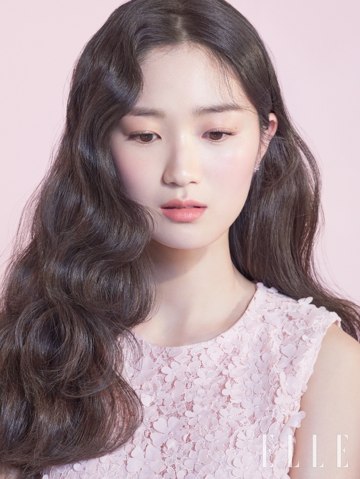 이니스프리,배우 김혜윤 왕벚꽃 화보 공개