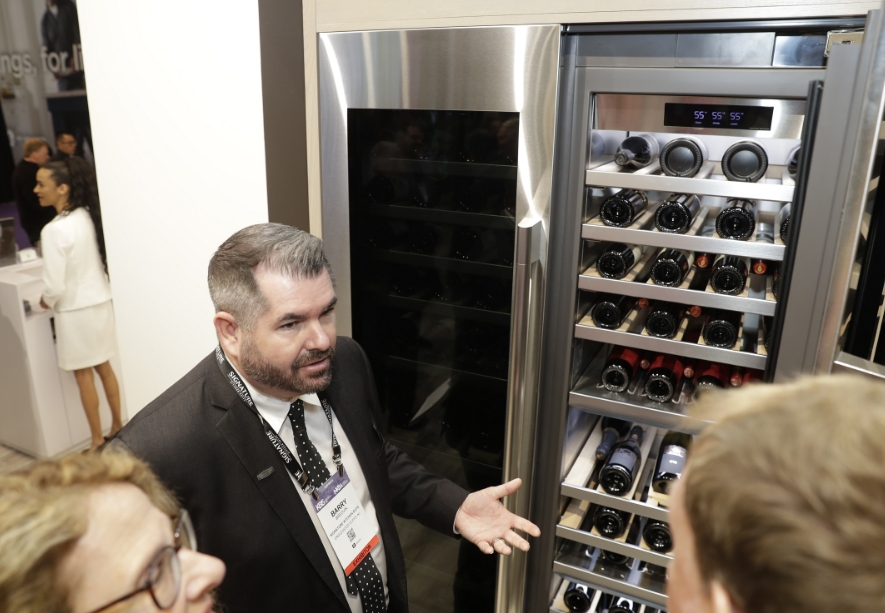 △칼럼형 와인셀러의 모습/사진=LG전자