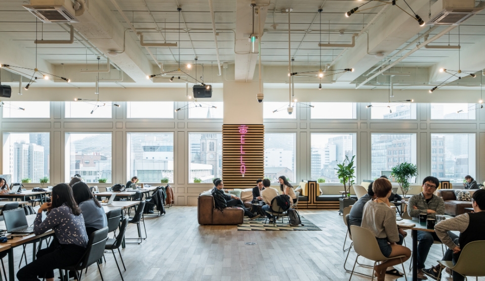 △공유오피스 기업 위워크 을지로 점의 라운지 풍경/사진=위워크