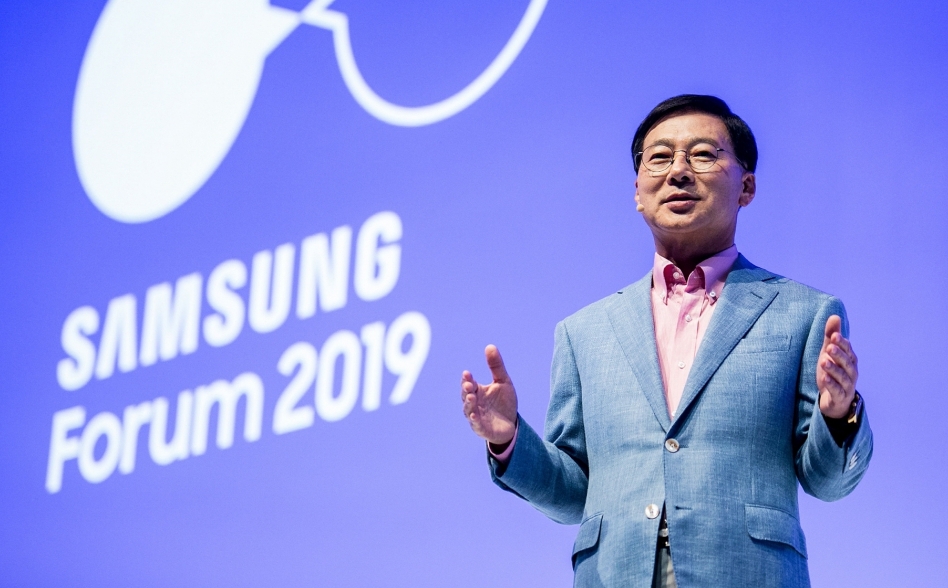 △이상철 삼성전자 동남아총괄 부사장이 삼성 동남아 포럼에서 주요 거래선들에게 사업 방향을 설명하고 있다/사진=삼성전자