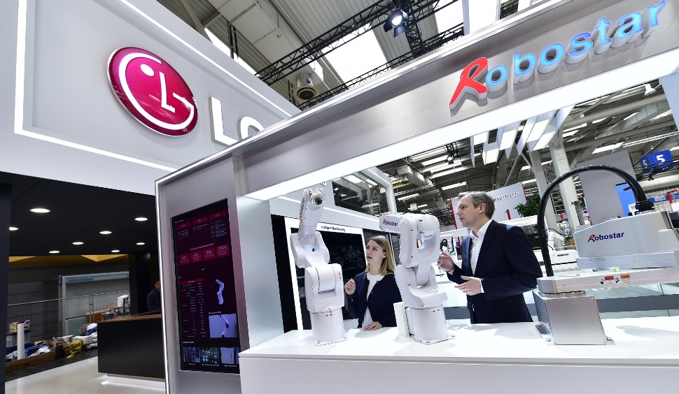 △LG전자의 수직다관절 로봇