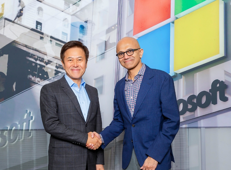 △박정호 SK텔레콤 사장과 사티아 나델라(Satya Nadella) 마이크로소프트 CEO의 최근 미팅 모습/사진=SK텔레콤