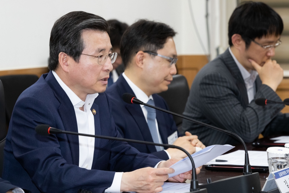 김용범 금융위 부위원장이 13일 서울 종로구 정부서울청사 금융위원회에서 열린 '기업 구조조정 제도 점검 태스크포스(TF) 회의'에서 모두발언을 하고 있다. / 사진= 금융위원회