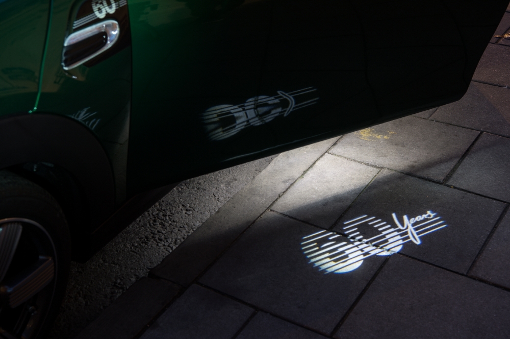 미니, 레이싱 정체성 담은 '60주년' 한정판 모델 출시