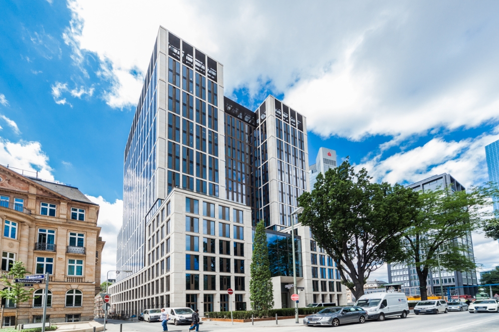 ▲독일 프랑크푸르트에 위치한 'Taunusanlage 8' 건물 전경./사진=미래에셋자산운용