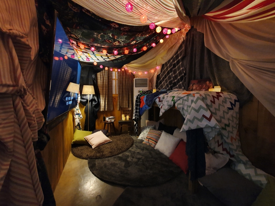 △LG유플러스가 구성한 기묘한 이야기 3의 컨셉 팝업존의 모습/사진=LG유플러스