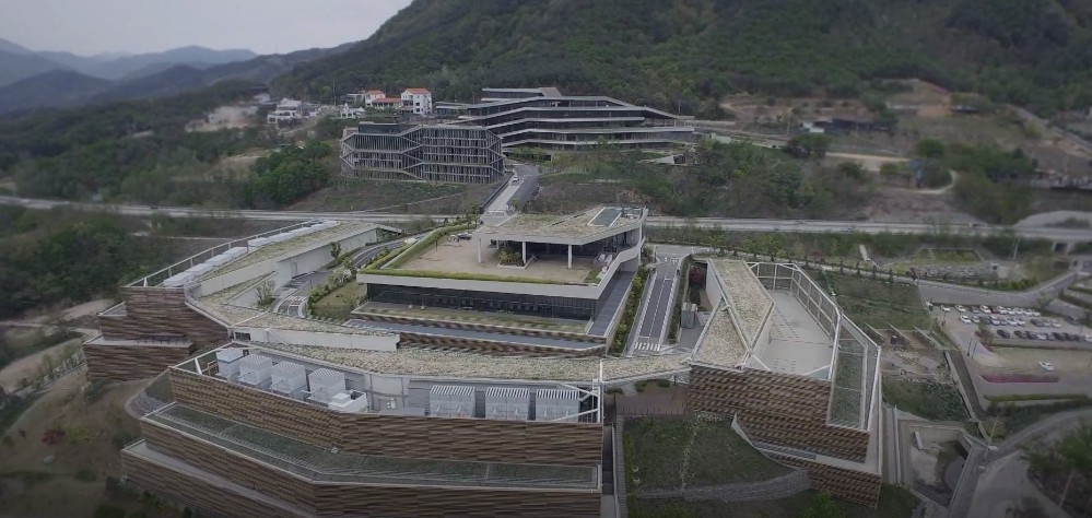 △네이버의 데이터 센터 각의 모습/사진=오승혁 기자(자료 편집)