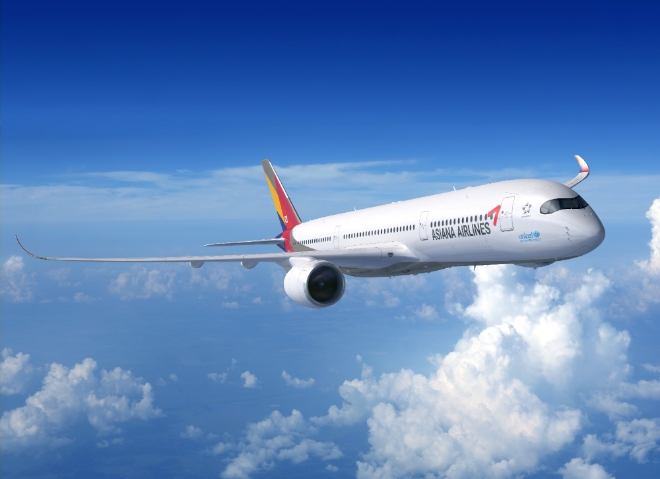 아시아나항공이 국내 최초로 전용 '자동수하물 위탁 서비스 존'을 운영한다. /사진=아시아나항공.