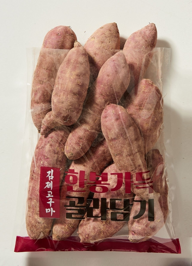 롯데마트는 오는 29일부터 다음 달 4일까지 롯데마트 전 점에서 일주일간 전개하는 ‘한 가득’ 시리즈 5탄 ‘햇 고구마’를 판매한다. /사진=롯데쇼핑.