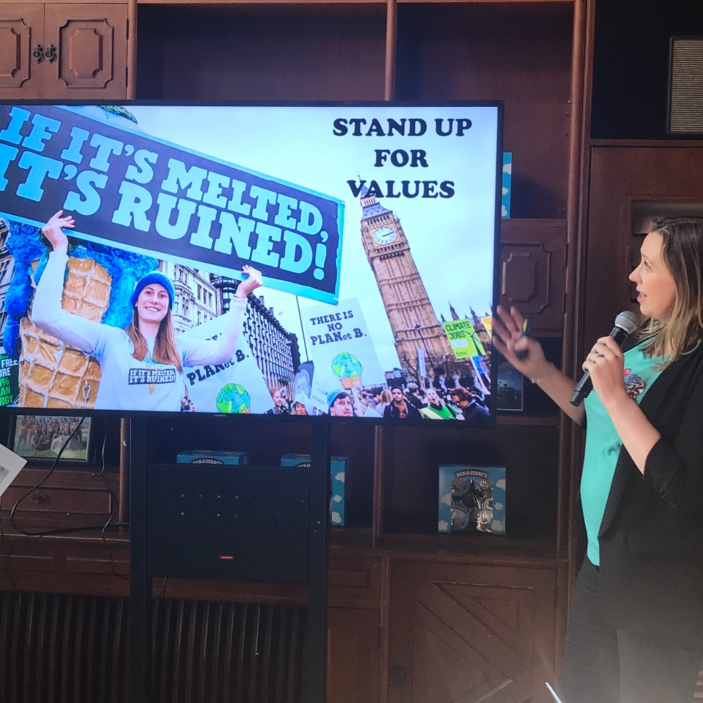 벤앤제리스의 칼리 스와익(Kalli Swaik) 아시아 및 뉴마켓 총괄이 19일 서울 마포구 연남동 벤앤제리스 팝업스토어에서 브랜드 경영 철학에 대해 설명하고 있다. /사진=구혜린 기자