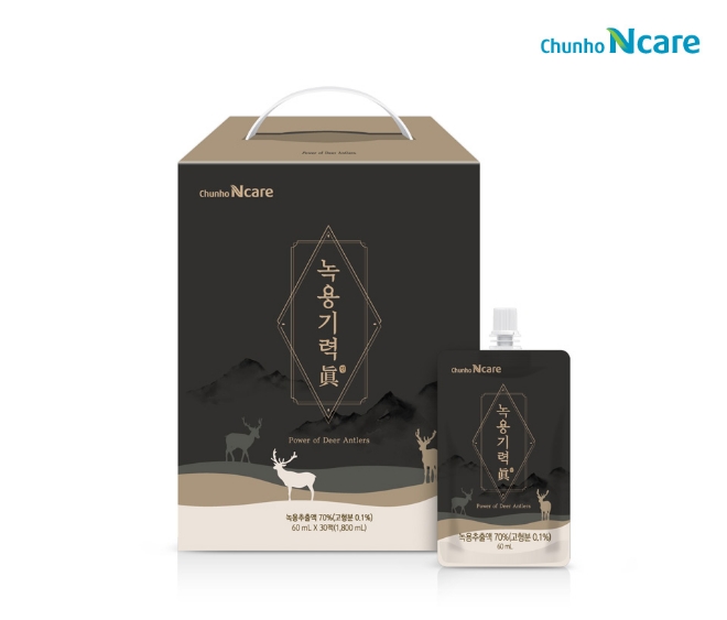 천호엔케어는 뉴질랜드산 녹용에 국내산 6년근 홍삼, 흑마늘을 배합한 건강즙 ‘녹용기력眞(진)’을 출시했다. /사진=천호엔케어.