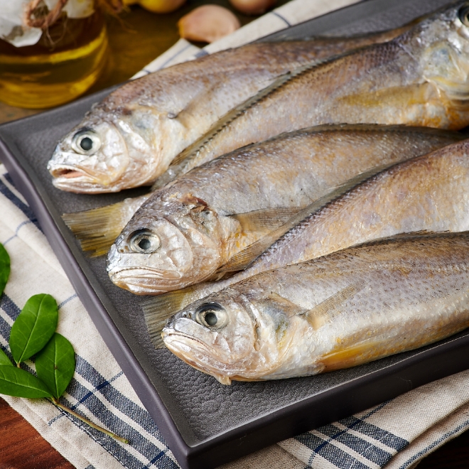 롯데마트는 7일부터 13일까지 참조기 행사를 진행해 ‘참조기(1마리/60g 내외)를 880원에 판매한다. /사진=롯데쇼핑.