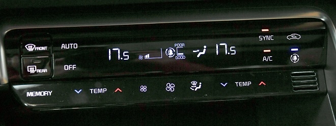 K5 차량 내부 미세먼지 농도에 따라 4단계로 표시되는 공기청정 시트템.