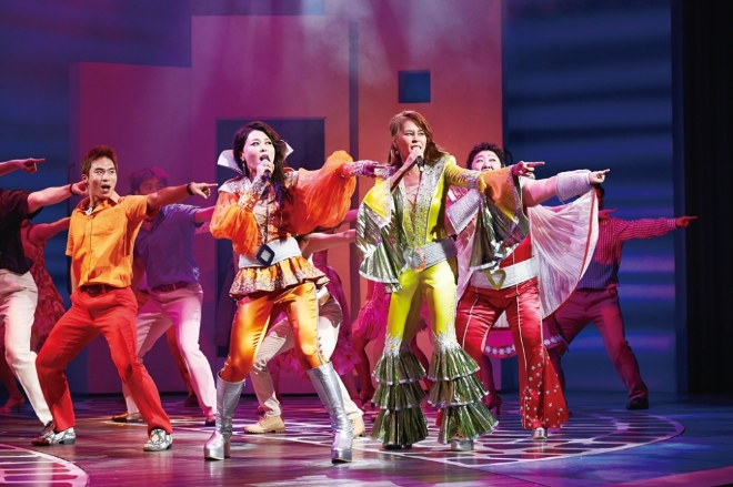 현대홈쇼핑은 4일 오전 1시 10분부터 뮤지컬 '맘마미아!' 티켓 판매 방송을 업계 단독으로 판매한다. /사진=현대백화점그룹.