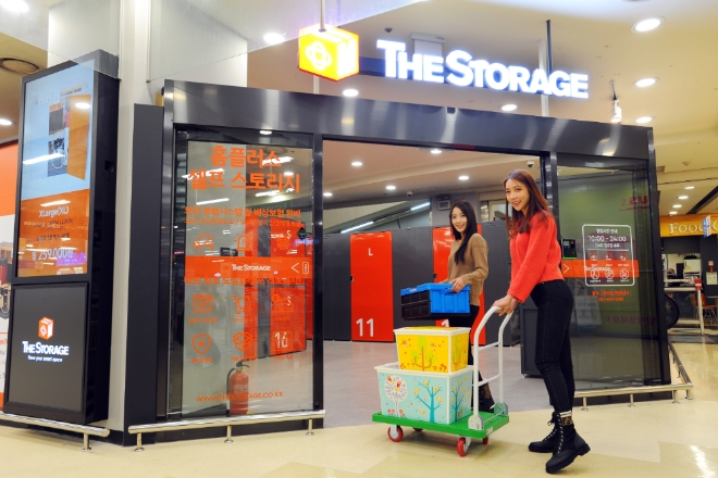 홈플러스는 지난해 7월 첫 선을 선보인 도심형 개인 창고 서비스 ‘더 스토리지 위드 홈플러스(THE STORAGE with Homeplus)’를 부산 서면점과 수원 원천점에 연달아 오픈했다. /사진=홈플러스.