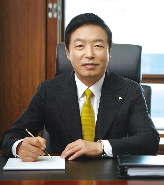 △김동주 MG손해보험 대표이사•OB씨그램 마케팅본부장 •GM코리아 마케팅 부사장 •PMP인터네셔널 대표이사 •2013년 MG손해보험 마케팅총괄•2016년~현재 MG손해보험 대표이사