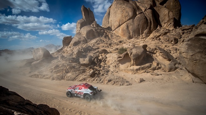 중동 사막 가르는 쌍용 코란도DKR, 다카르랠리 '순항'