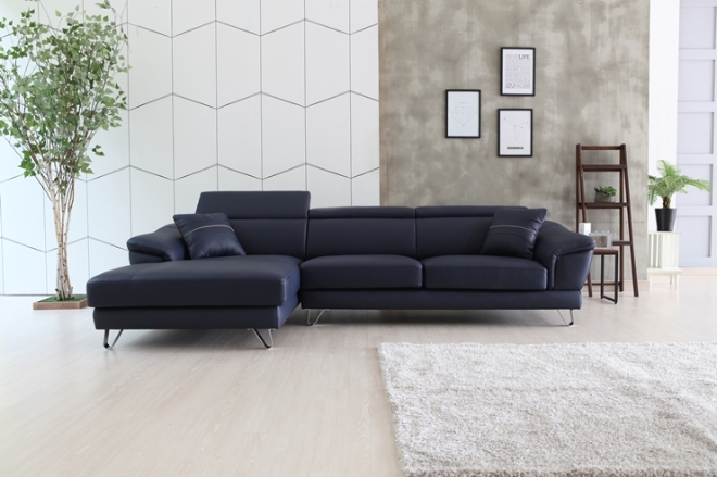 현대백화점은 14일부터 23일까지 천호점 13층 문화홀에서 '다우닝 그룹 가구 패밀리 세일’을 진행한다. /사진=현대백화점그룹.