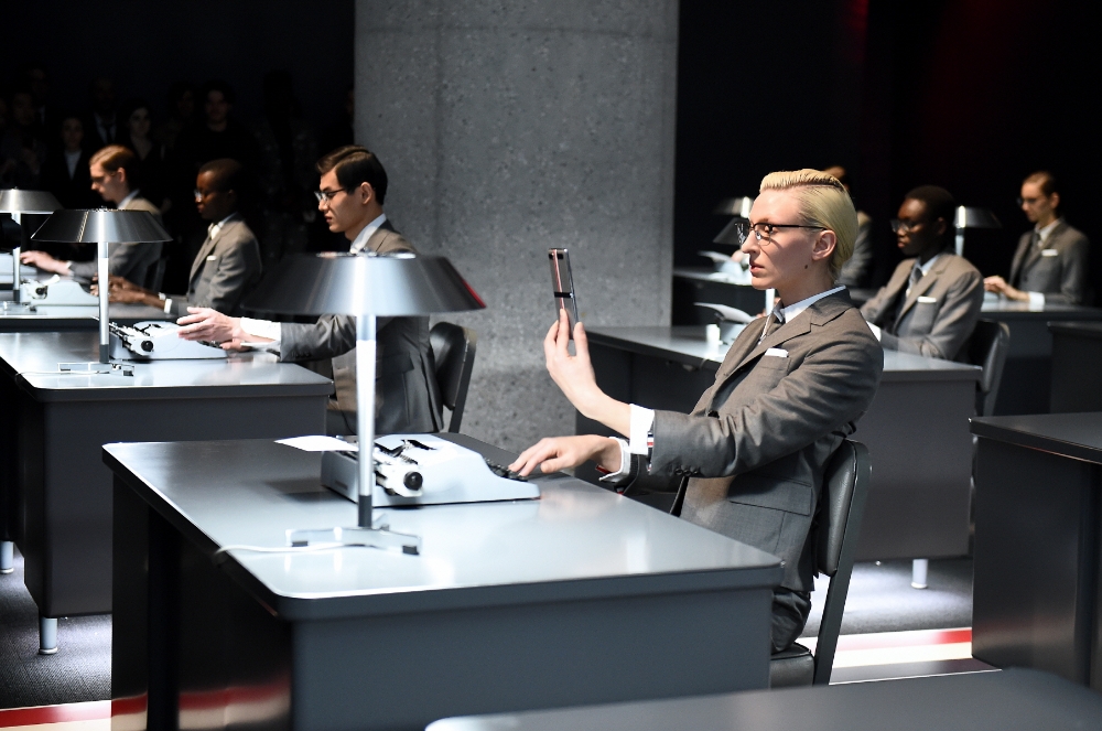 삼성전자가 진행한 갤럭시 Z 플립 톰브라운 에디션 공개 퍼포먼스/사진=삼성전자