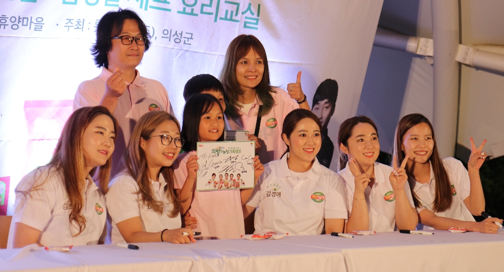 팀 킴-의성마늘햄 가족캠프 현장. /사진제공=롯데푸드