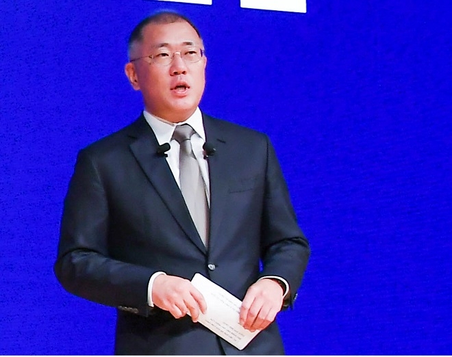 정의선 부회장, 현대차 이사회 의장에…'2025 전략' 추진 포석