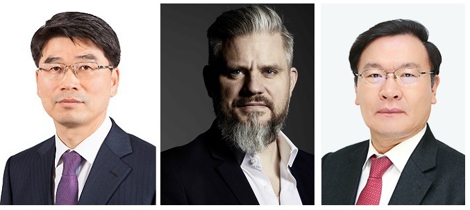 (왼쪽부터)기아차 송호성 사장, 요한 페이즌 상무, 현대엔지니어링 황헌규 부사장. 사진=현대차그룹.