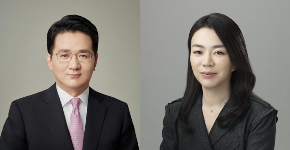▲조원태 한진그룹 회장(왼쪽)과 조현아 전 대한항공 부사장.