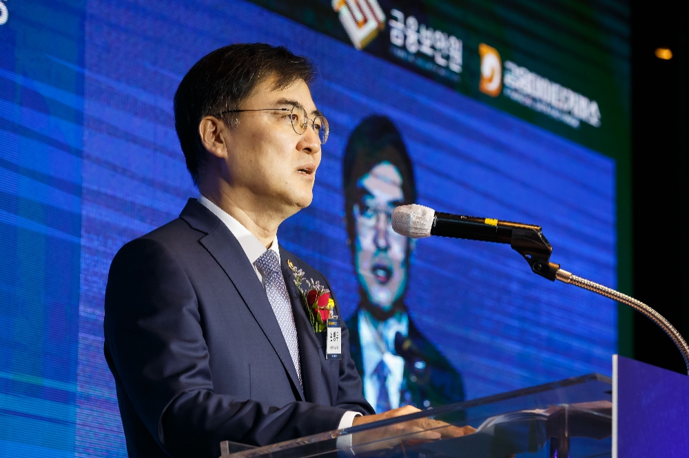 손병두 금융위 부위원장은 11일 서울 종로구 포시즌스 서울 호텔에서 열린 금융 데이터 거래소 출범식에 참석했다. 손병두 부위원장이 축사를 하고 있다. / 사진제공= 금융위원회(2020.05.11)