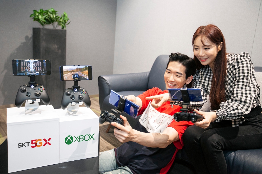 SK텔레콤은 마이크로소프트(MS)와 공동으로 운영하는 클라우드 게임 시범 서비스인 ‘프로젝트 엑스클라우드’에서 제공하는 게임에 ‘오리와 도깨비불’ 등 4종의 타이틀이 추가돼 총 100종의 게임을 시범 서비스를 통해 제공한다고 28일 밝혔다./사진=SK텔레콤
