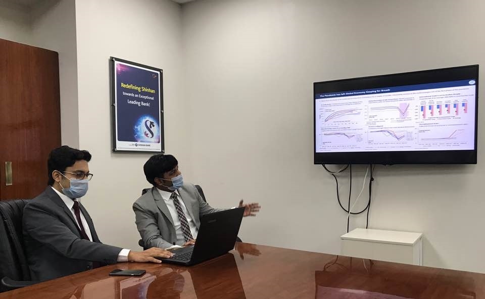신한은행 인도본부가 뭄바이증권거래소와 공동으로 웹세미나를 개최한 모습. / 사진= 신한은행