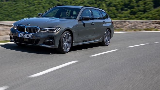 BMW 320d 투어링 M스포츠.