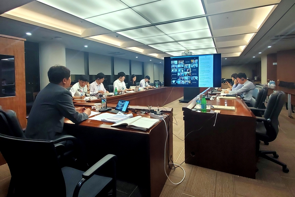 2020년 7월 16일부터 21일까지 대전 신협중앙회관에서 김윤식 신협중앙회장이 세계신협협의회(WOCCU) 화상회의에 참석해 코로나19 대응방안 등에 대해 논의하고 있다./사진=신협중앙회