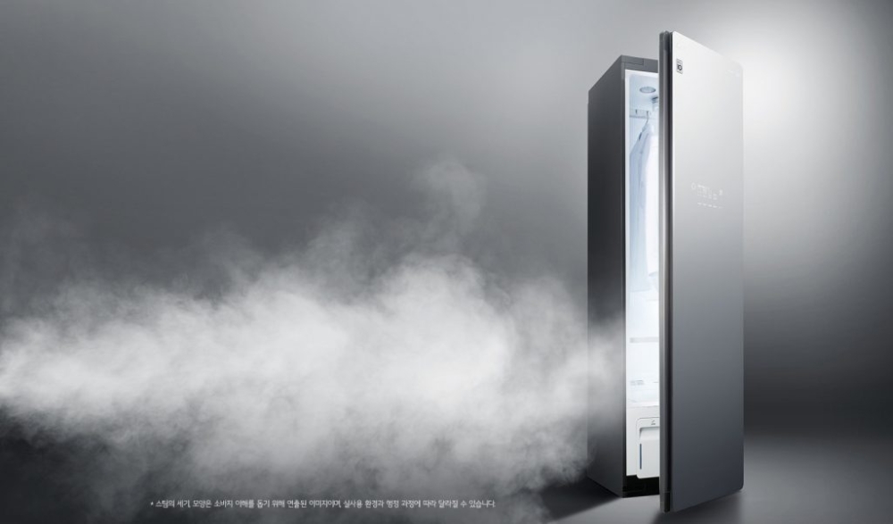 LG전자의 의류관리가전 LG스타일러가 해외 20여국에서 판매량이 전년대비 50% 이상 증가했다./사진=LG전자