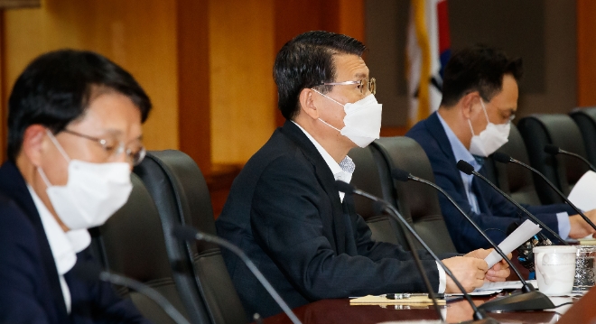 ▲은성수 금융위원장이 27일 여의도 금융투자협회에서 열린 증권업계 간담회에서 모두발언을 하고 있다./ 사진=금융위원회