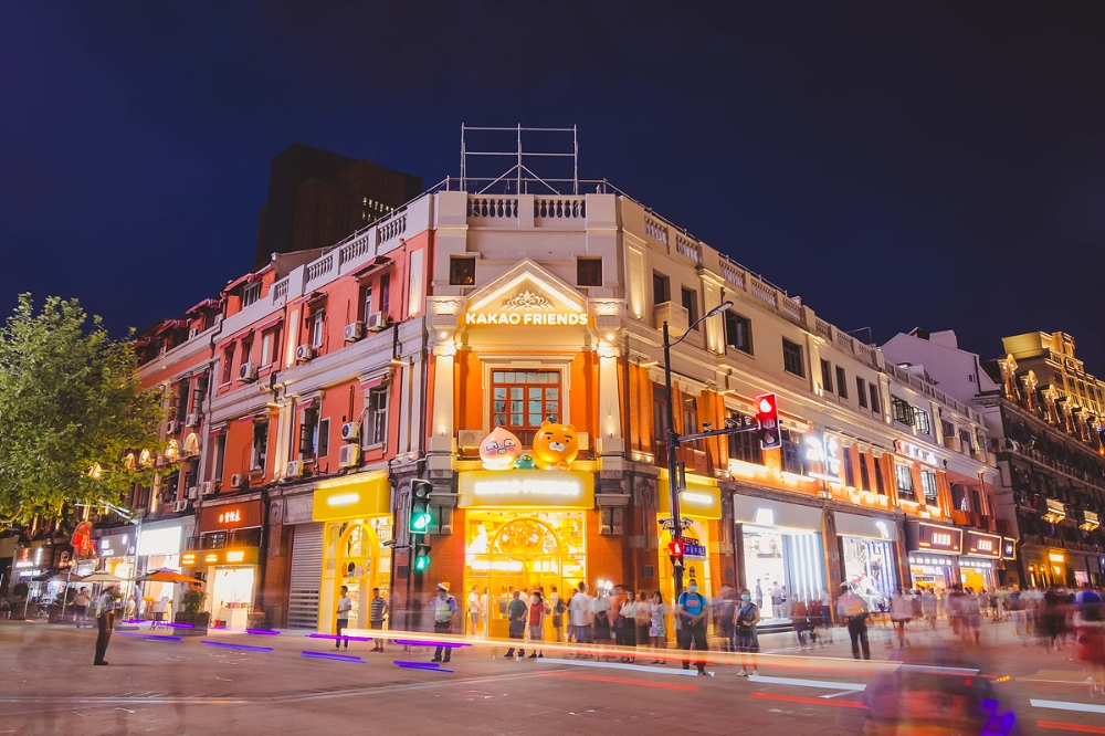 카카오프렌즈 중국 상하이 매장 전경/사진=카카오IX