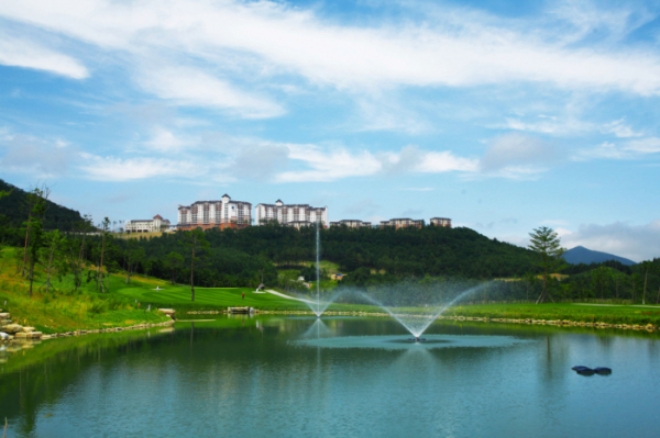 최근 실적 개선세를 보이고 있는 오투리조트(골프장 전경). /사진=홈페이지 갈무리.
