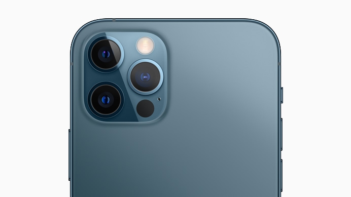 아이폰12 프로 모델은 트리플 카메라가 탑재됐다./사진=애플코리아