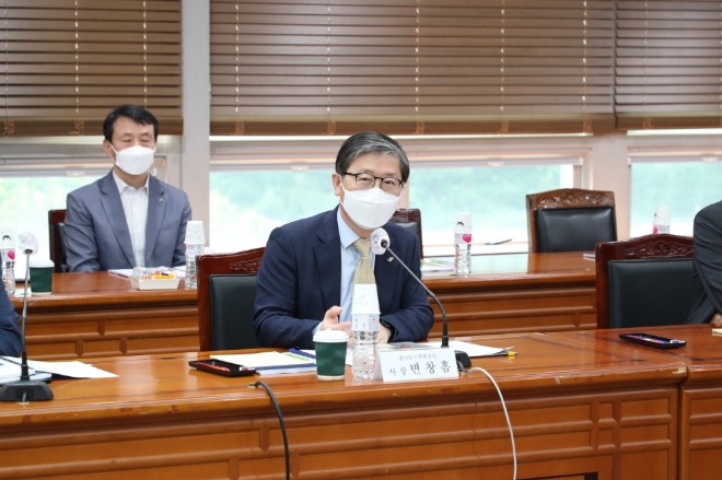 LH는 경기도 성남시 소재 LH 오리사옥에서 공공‧학회‧연구기관 등 전문가들로 구성된 ‘LH 그린리모델링 사업추진협의체’를 발족했다. 사진=LH.