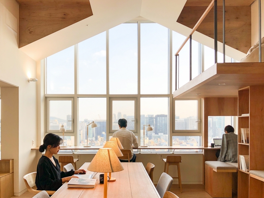 홈즈리빙라운지 내부 / 사진=홈즈컴퍼니