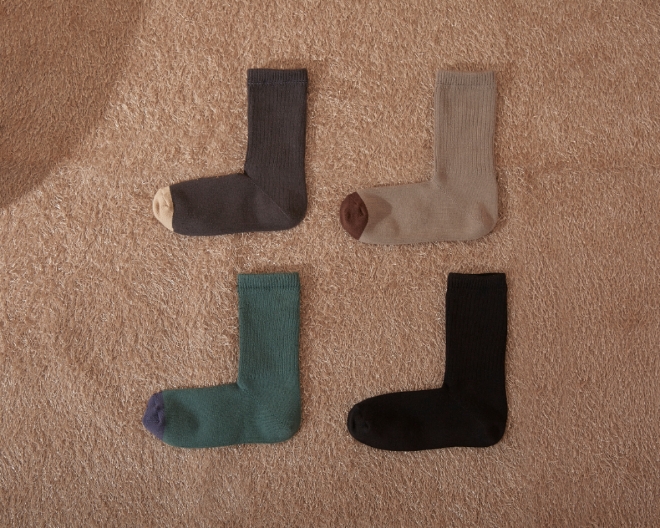 카카오커머스가 운영하는 카카오메이커스는 내일(25일) 크리스마스를 맞아 그룹홈 및 시설 아동에게 양말 4000켤레를 기부한다. 사진=카카오.