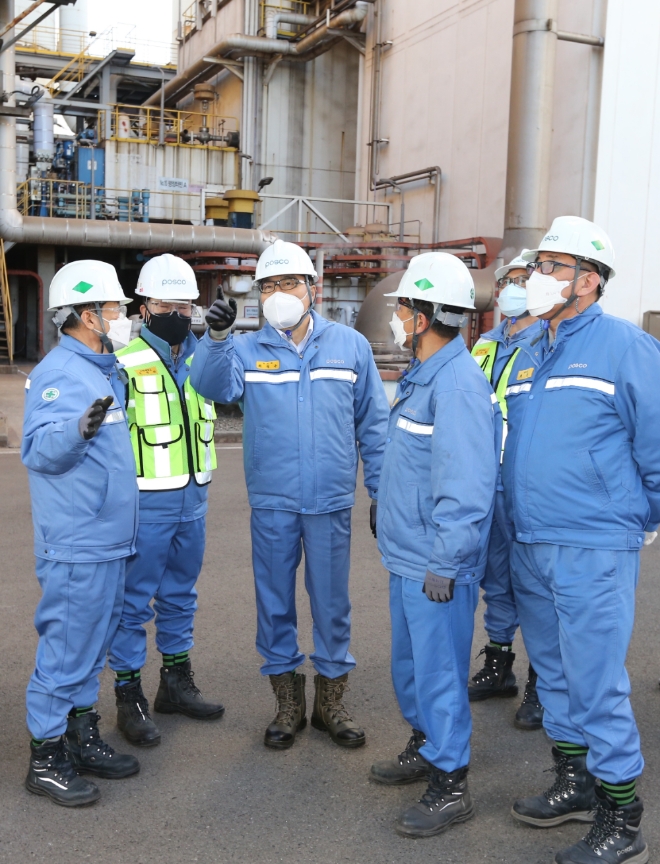 최정우 포스코그룹 회장은 7일 포항제철소를 방문했다./사진=포스코.