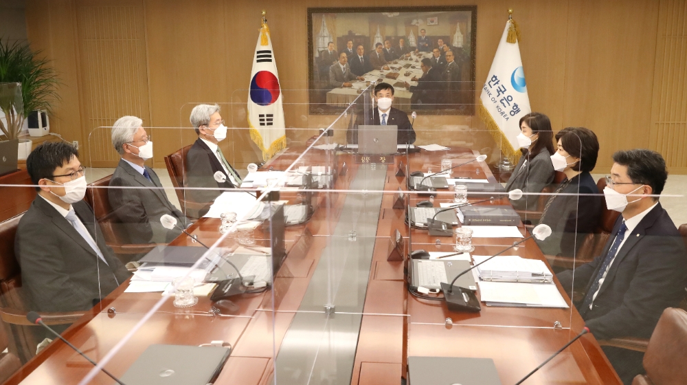 이주열 한국은행 총재가 25일 오전 서울 중구 한국은행에서 열린 금융통화위원회 본회의에서 회의를 주재하고 있다. / 사진제공= 한국은행(2021.02.25)