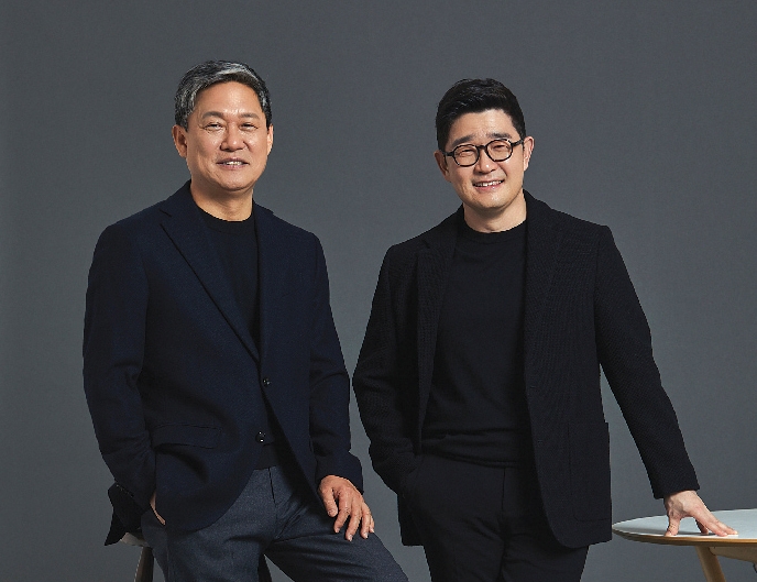 ▲ 김성수(사진 왼쪽), 이진수(사진 오른쪽) 카카오엔터테인먼트 공동 대표이사.