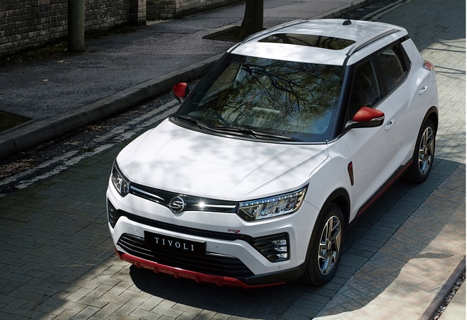 2022 티볼리 R-플러스 화이트.