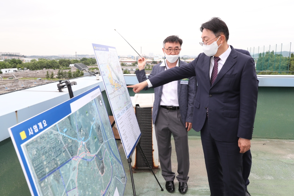 김현준 LH 사장이 인천계양 현장을 점검하고 있다. / 사진=LH