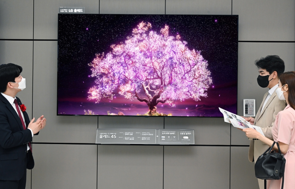 LG전자가 세계 최초로 83형 올레드 TV를 출시한다. 사진=LG전자