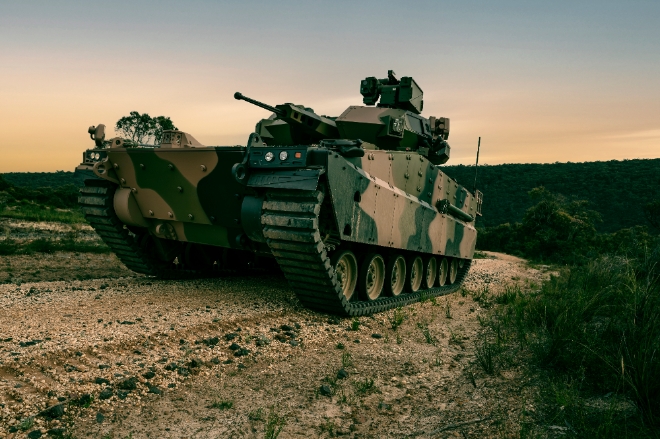 방위사업청은 최근 ‘수출용 무기체계 군 시범운용’의 일환으로 레드백 보병전투장갑차를 내년 4월~6월 육군 기계화 부대에서 시범운용하는 계획을 확정했다. 사진=한화디펜스.