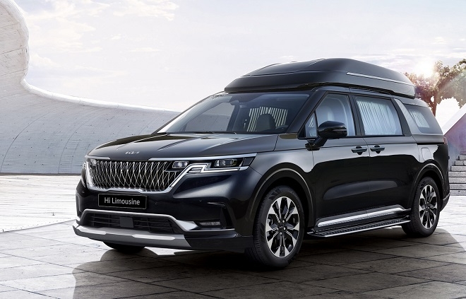 4세대 카니발 하이리무진 4인승. 사진=기아.